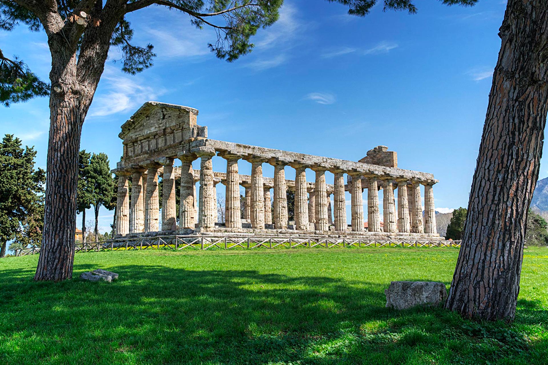 PAESTUM - temples, excavations, sea