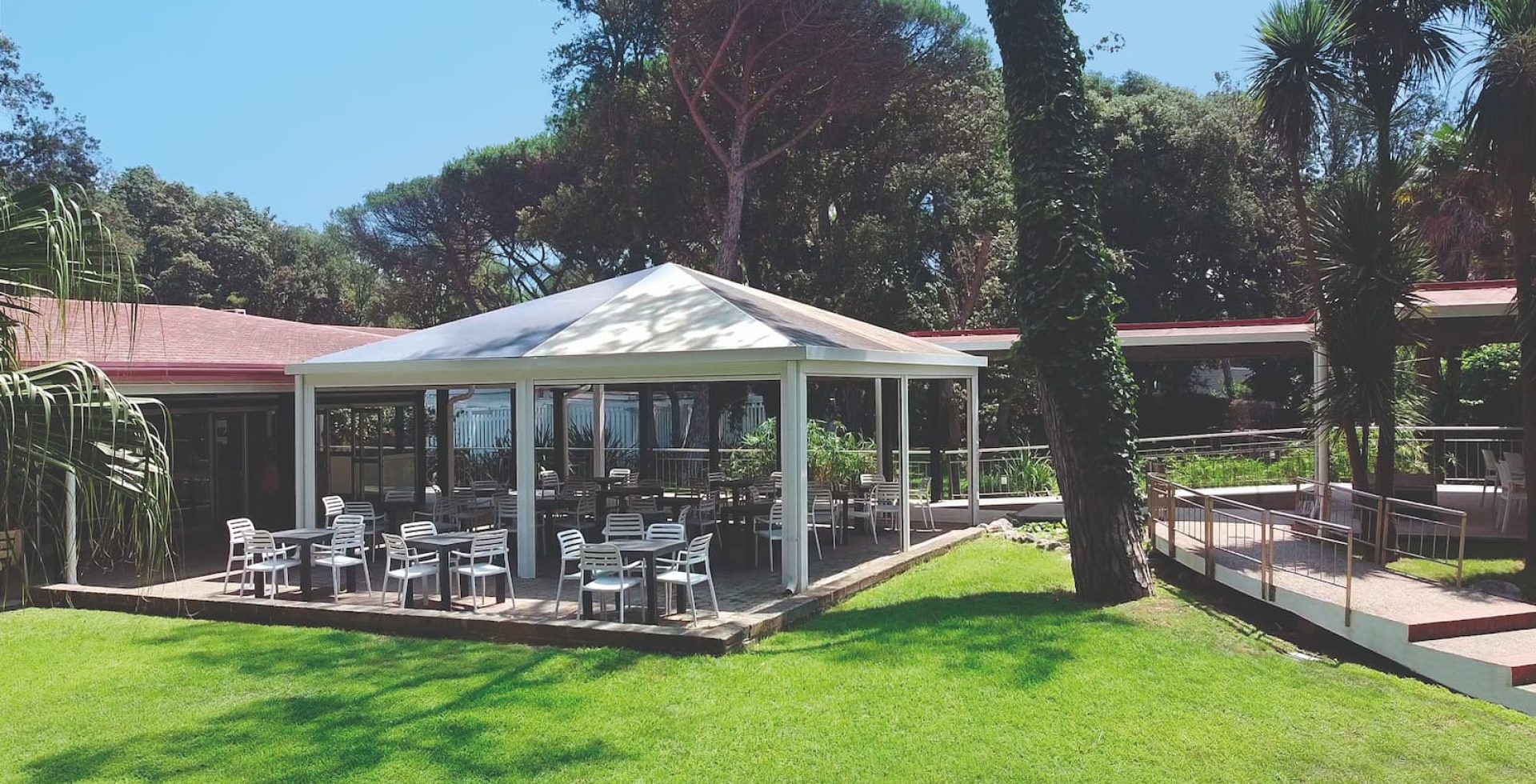 BaiaDomizia-CentroCommerciale-Esterno