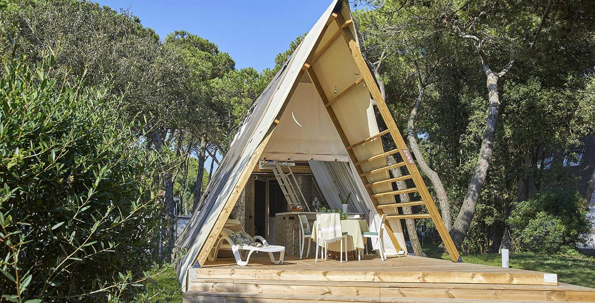 LUXURY LODGE TENT Glamping tents by the sea Camping Village